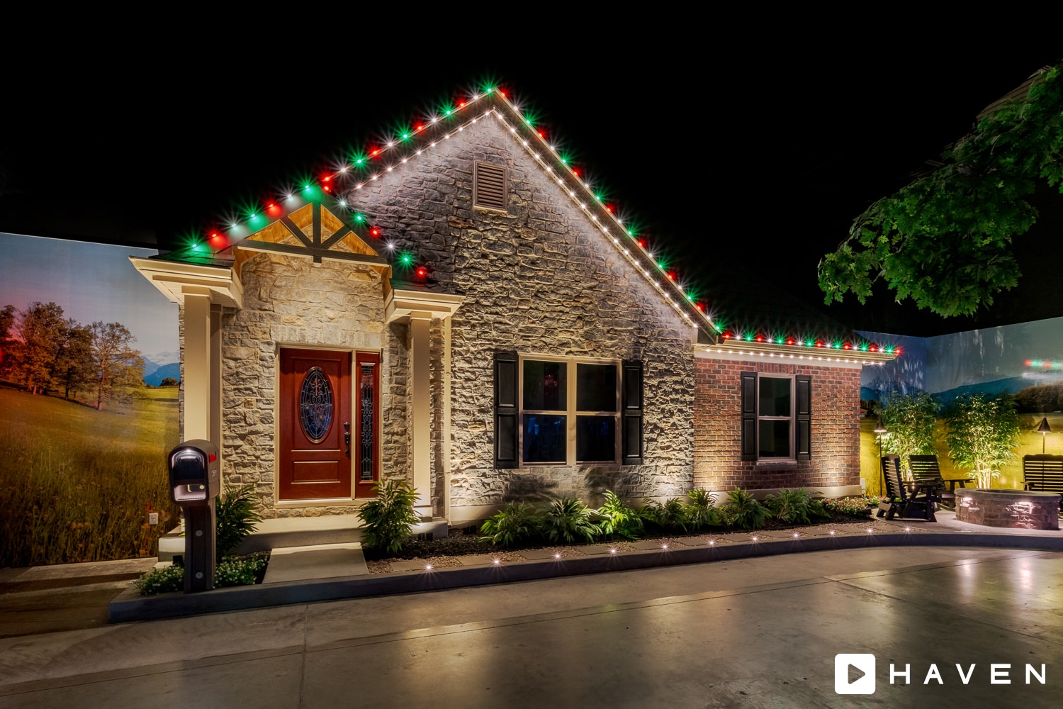Home with professionally installed holiday lighting